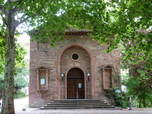 Westfassade des Rothschildschen Orangeriegebäudes