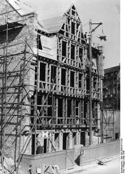 Wiederaufbau im Mai 1949 